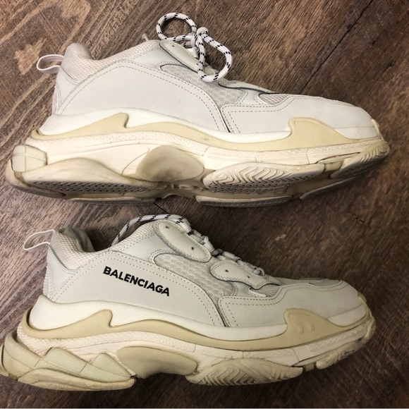 Balenciaga Triple S Sneaker - Picture 3 of 7